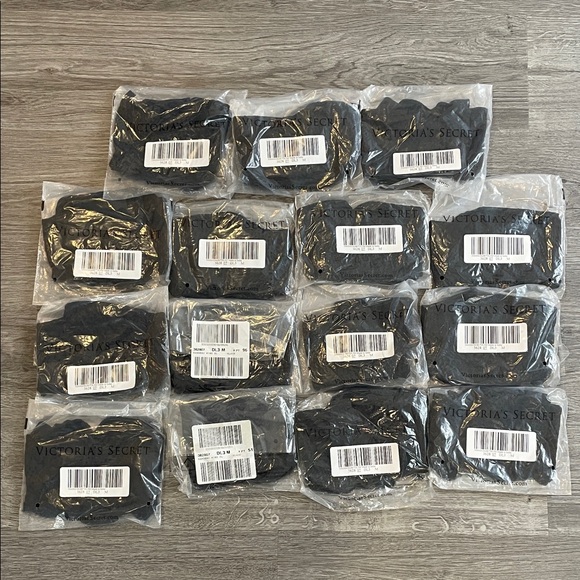 Victoria's Secret lot of 15 black lace Bandeau bras. Medium BNWT